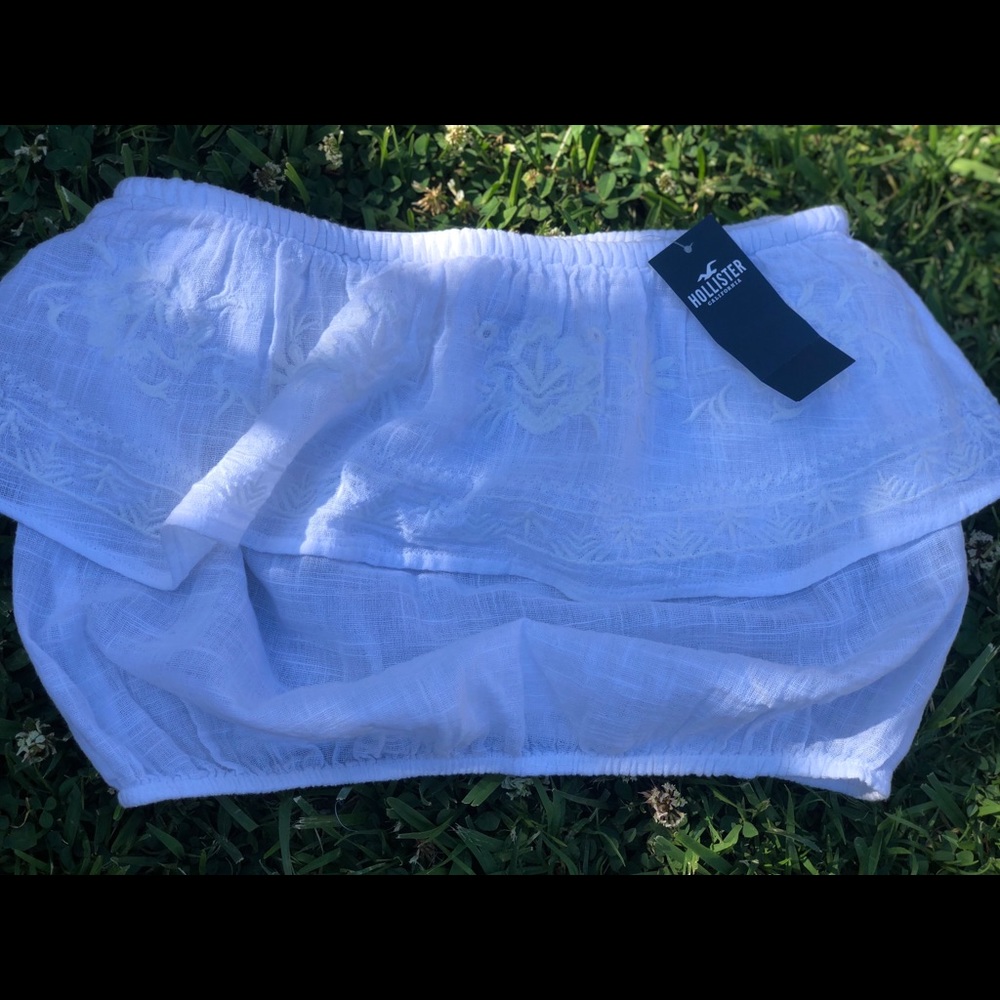 |SOLD| HOLLISTER Strapless Embroidered Top